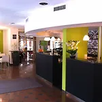 Lipa, & Bistro 3*