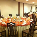 Lipa, & Bistro