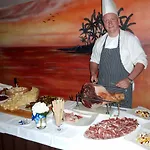 Lipa, & Bistro 3*