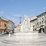 Lipa, & Bistro Hotel 3*