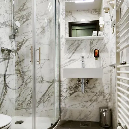 فندق Lipa, & Bistro 3*