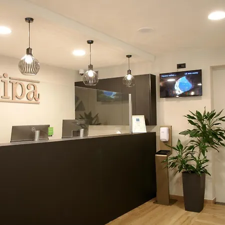 Lipa, & Bistro Hotel 3*
