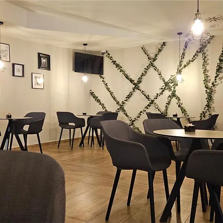 Lipa, & Bistro Hotel 3*
