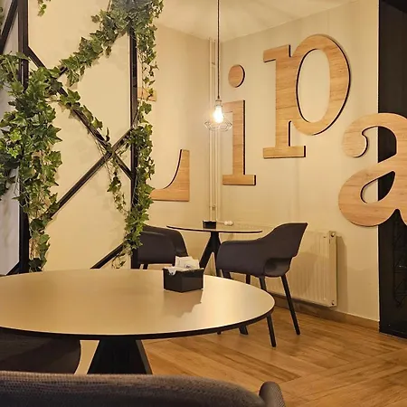 Lipa, & Bistro 3*