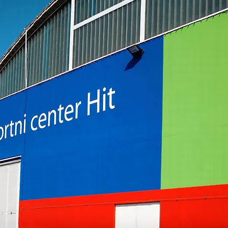 فندق Lipa, & Bistro 3*