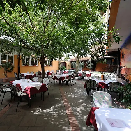 Lipa, & Bistro فندق نوفا جوريكا