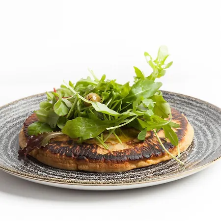 Lipa, & Bistro فندق 3*