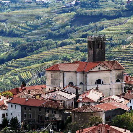 Lipa, & Bistro Hotel