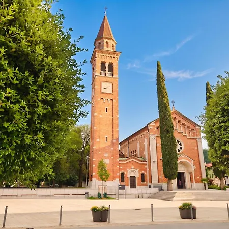 Hotel Lipa, & Bistro Nova Gorica