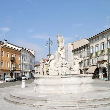 Lipa, & Bistro فندق 3*