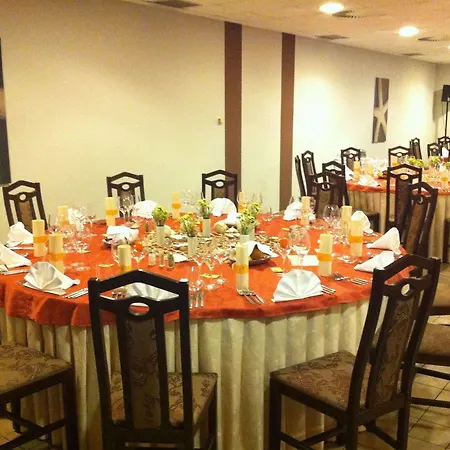 Lipa, & Bistro 3*
