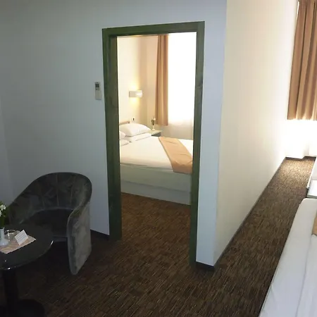 Lipa, & Bistro Hotel Nova Gorica