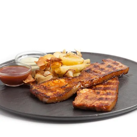 Lipa, & Bistro فندق 3*