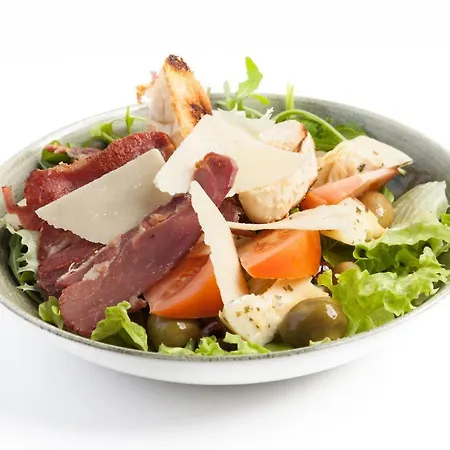 Lipa, & Bistro فندق