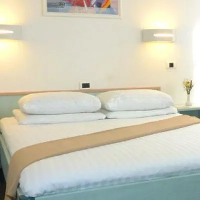 Lipa, Hotel&bistro Hotel