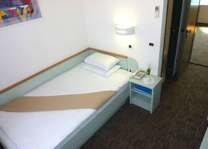 Lipa, Hotel&bistro Hotel 3*