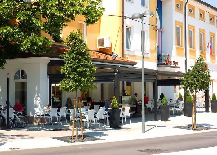 Lipa, Hotel&bistro Hotel 3*