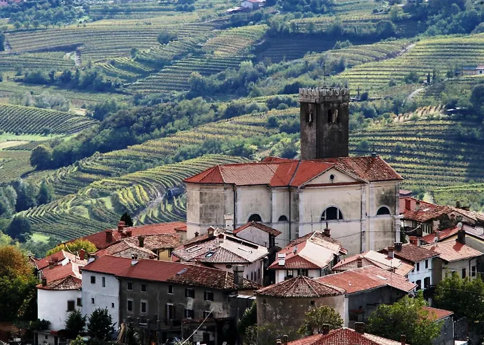 Lipa, & Bistro Hotel