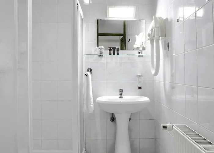 Lipa, & Bistro Hotel 3*